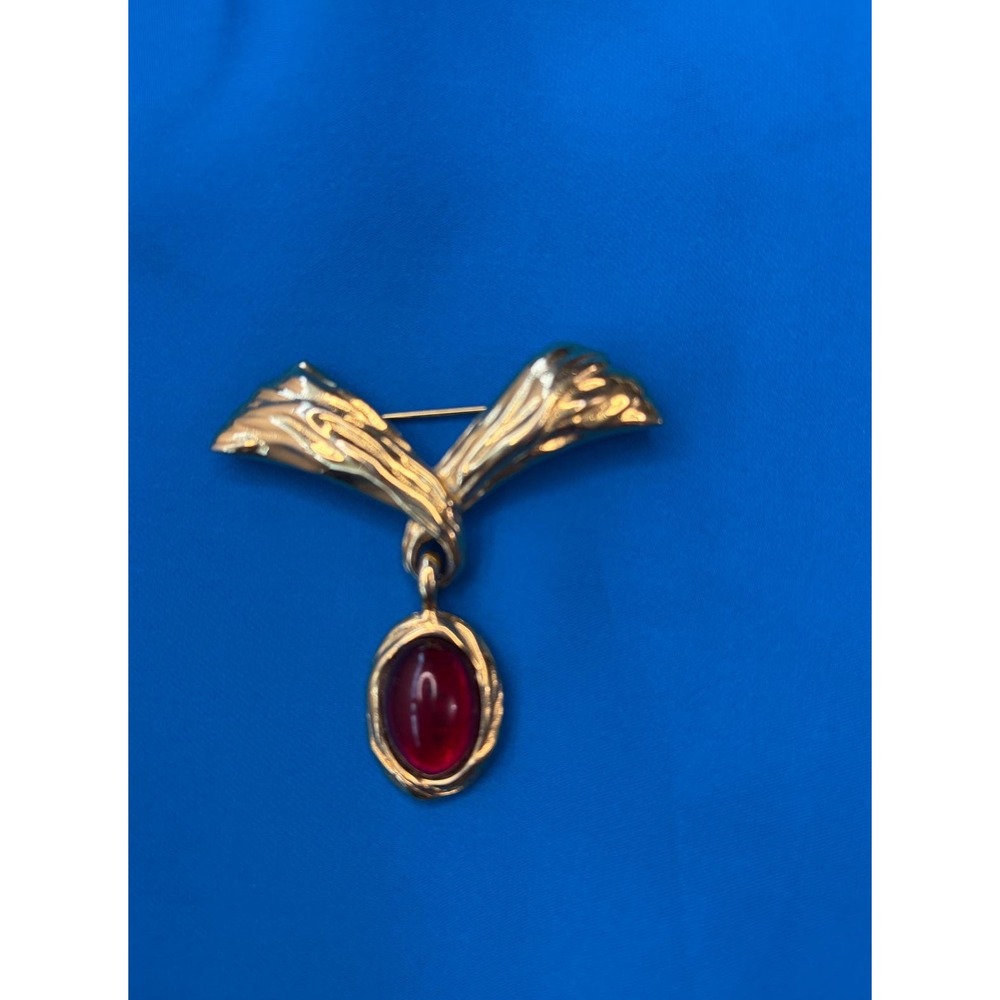 Vintage Gold Tone Bow Brooch Red Cabochon Dangle Drop Textured Ribbon Pin